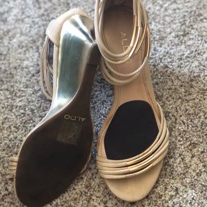 Super cute Aldi nude and gold wedges.